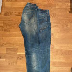 Säljer mina fina jeans från italienska Dondup. De vänstra är stl 31 och de högra stl 33 (små i storleken). 450kr/par eller båda för 800kr. 