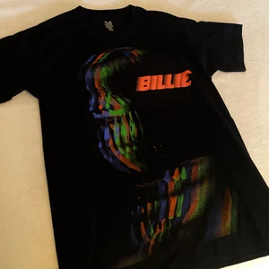 Billie Eilish graphic t-shirt - Billie Eilish t-shirt. Knappt använd, super bra skick. 100%cotton