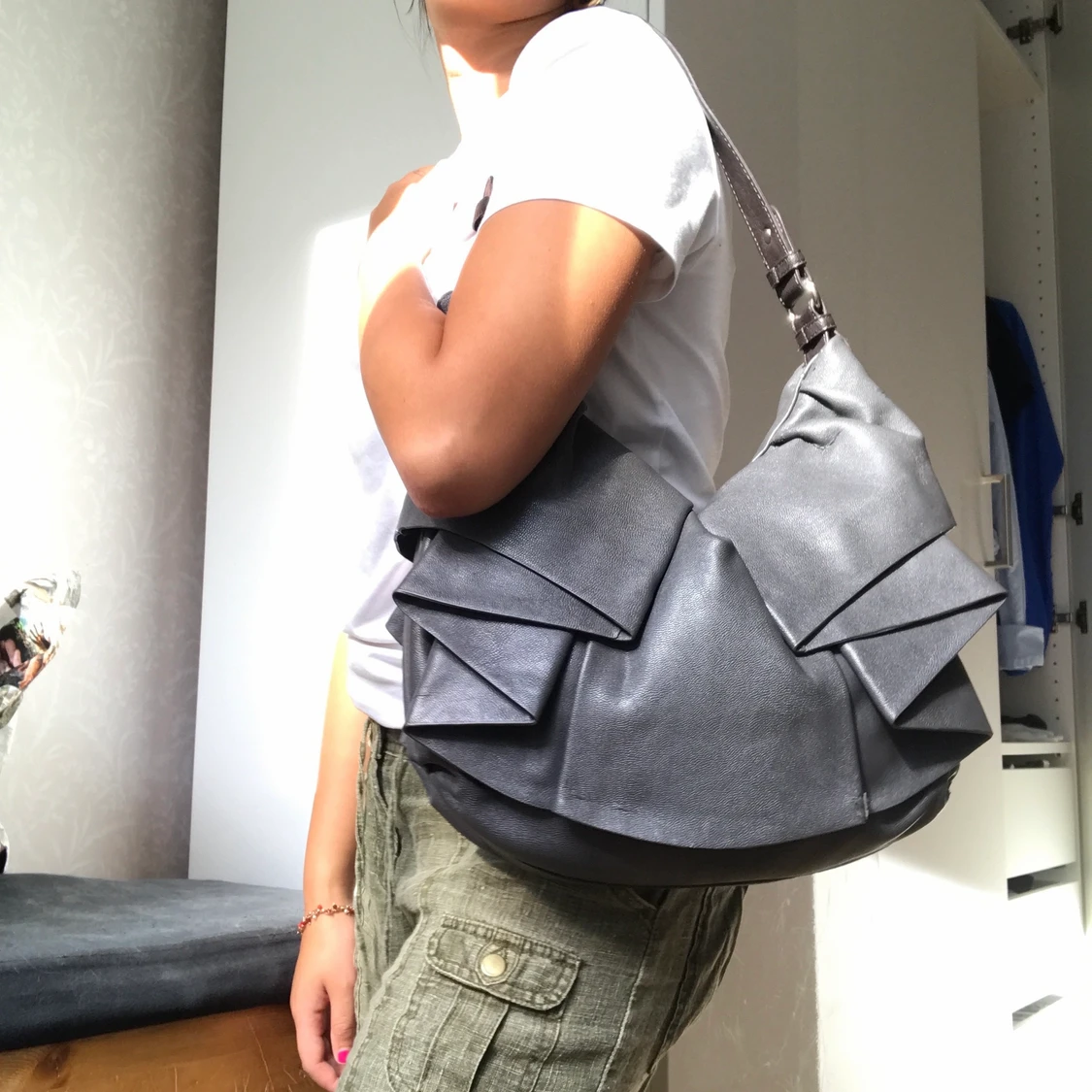 jättesö grå väska  - 91