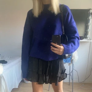 Blå stickad tröja - Från zara, så fin! Inte mycket använd💗