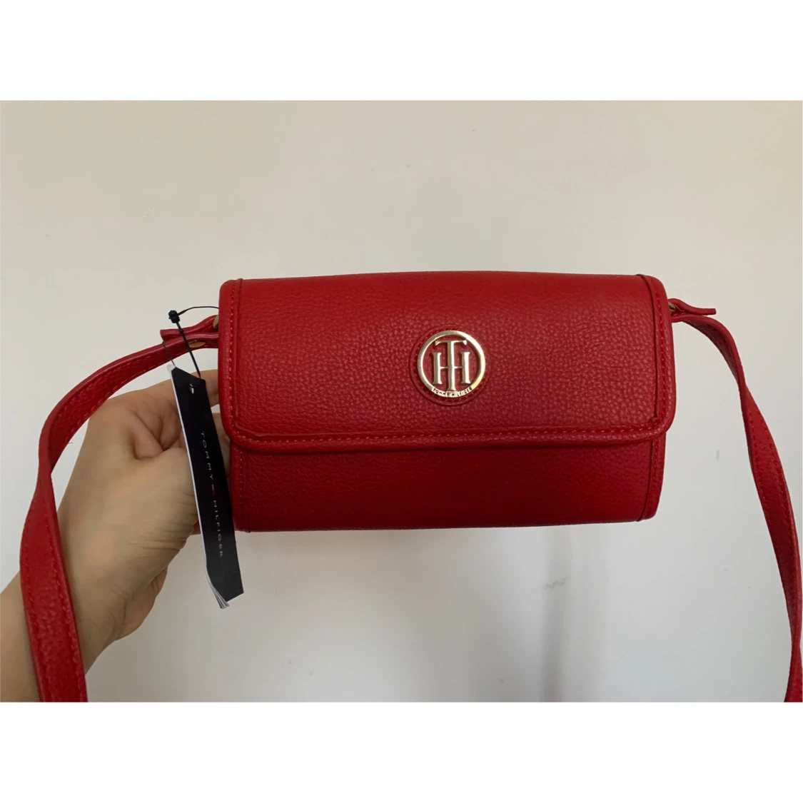 Tommy hilfiger crossbody