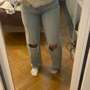 Jeans - Ett par gina tricot jeans använt bara några gånger, den är i bra skick💕