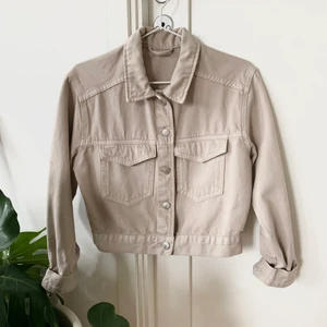Beige jeansjacka - Aldrig använd!