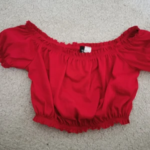 Röd topp - Röd magtröja