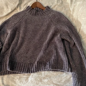 Stickad tröja  - Jätte mjuk i skön stickad tröja från hm🥰