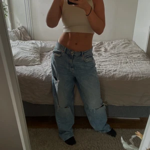 baggy jeans - för stora! jag är storlek 36-38 💘