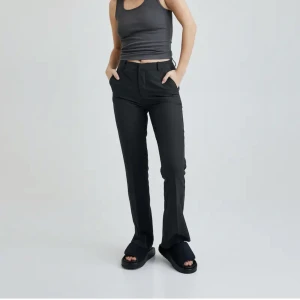 Bikbok kostymbyxor  - Kostymbyxor i modellen ”Vilma”. 120kr + frakt 💕