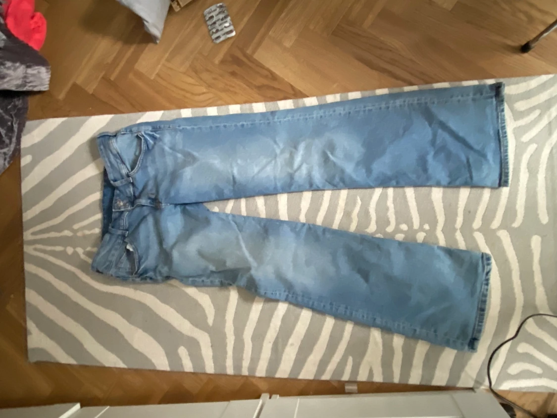 Eftertraktade jeans från hm  - 90