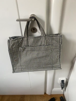 Tote bag - Super fin  väska från and other stories