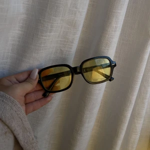 Retro solglasögon - Snygga sprillansnya retroglasögon från ASOS🫶🏼 helt oanvända och fortfarande i bra skick