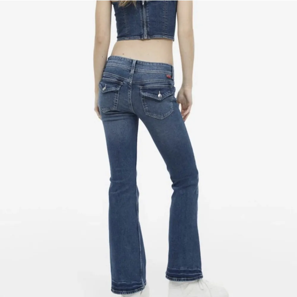 Slutsålda jeans från h&m🫶🏼. Jeans & Byxor.