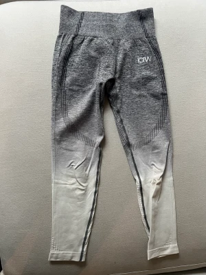 Iciw tights - Supersnygga tights från iciw, i stl S. Använda Max 3 ggr! Mycket fint skick
