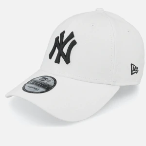 new era keps - org pris ca 300kr. använd få gånger 💕 justerbar. LÄS POLICY O FRAKT🫶