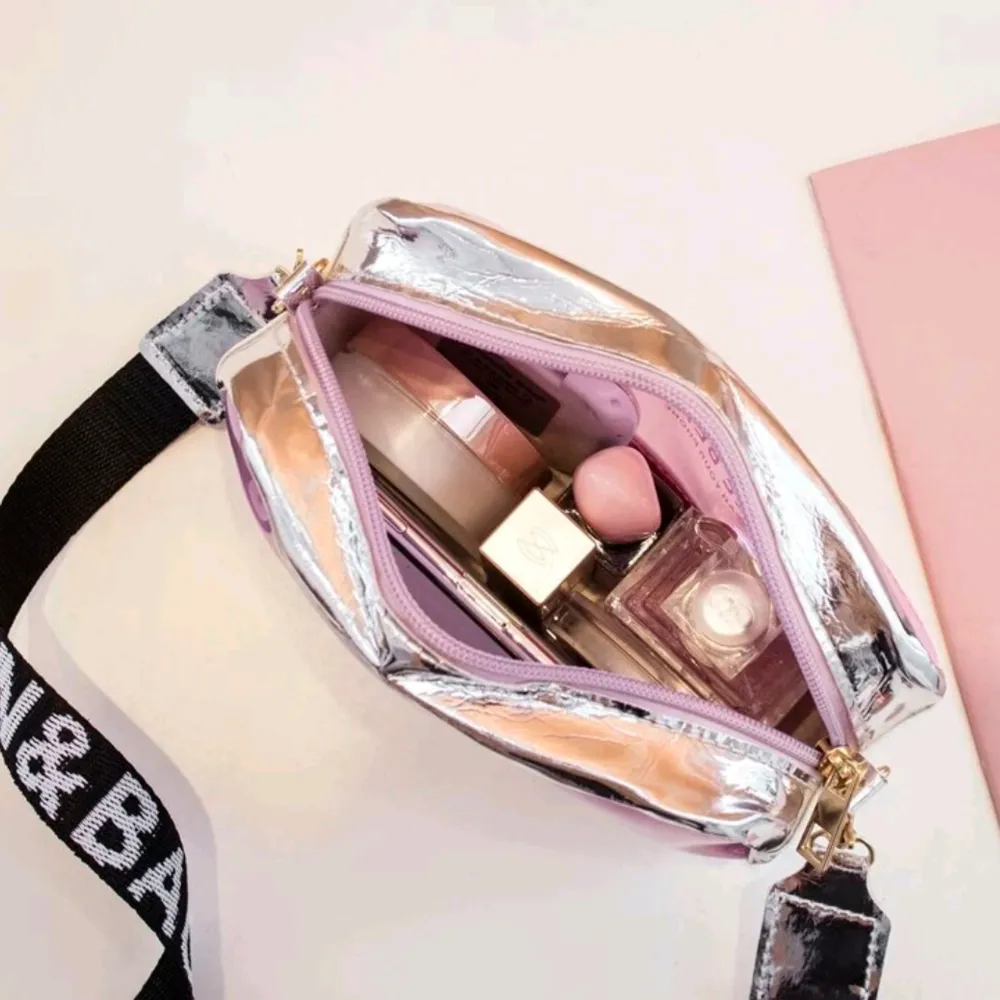 Mini Clear Letter Graphic Crossbody Bag. Laukut & Käsilaukut.