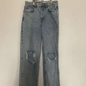 Perfekt jeans Gina Tricot  - Fina blåa jeans från Gina Tricot.