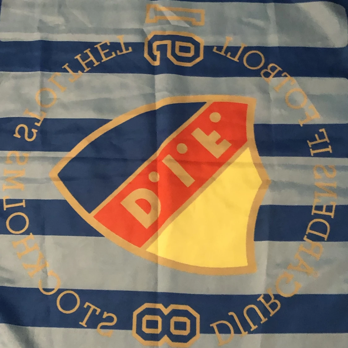 Säljer denna Djugårds flaggan. - 90