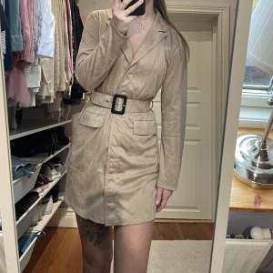 Klänning linn ahlborg x nakd - Använt få gånger