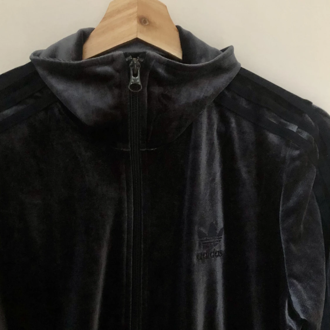 Adidaströja i sammet  - 90