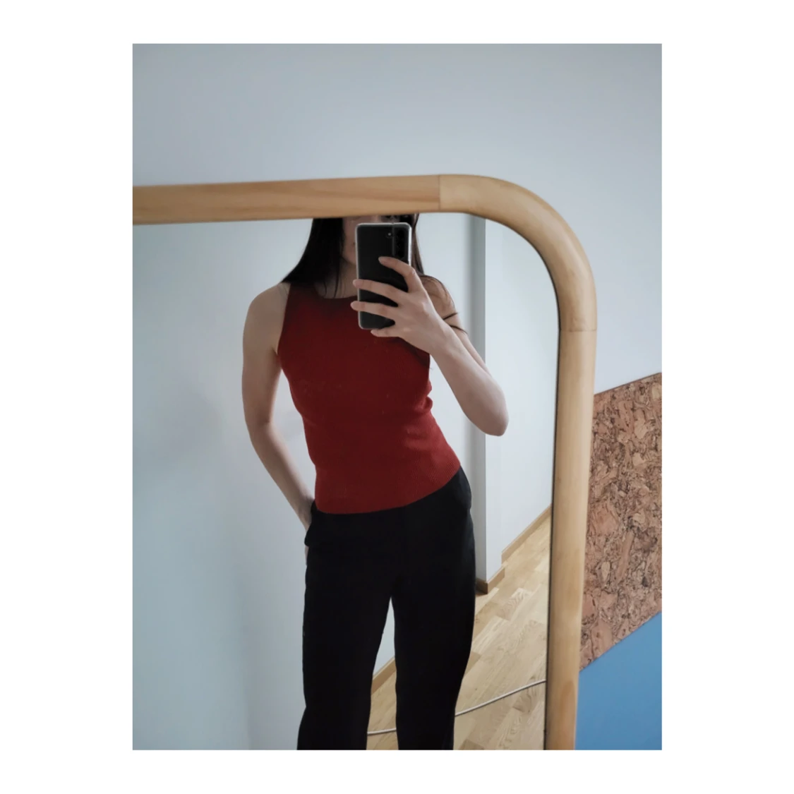 Ribbad topp med öppen rygg