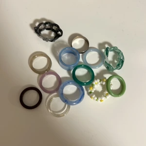 Blandade ringar - Köp alla för 5kr