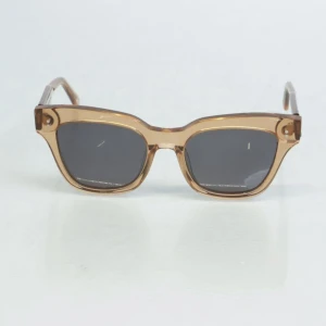 Chimi solglasögon  - Chimi solglasögon i bra skick. Nypris 1250kr. Säljer för 800 men pris kan diskuteras