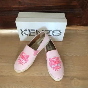 Kenzo skor - Fräckaste sommerskor ❤ Helt nya aldrig använda med tag och i låda