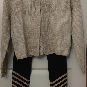 Bikbok  - Cardigan och byxan i storlek S