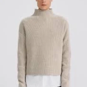 Filippa k willow  - Säljer min knappt använda tröja från Filippa K i storlek xs, hittar inget att anmärka på. Som ny! 