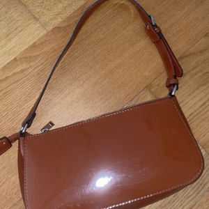 Zara väska - Använd Max 2 gånger. Super fin💗