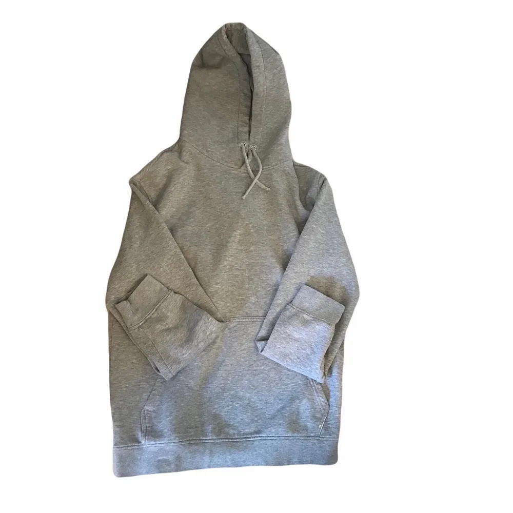 Weekday hoodie  Storlek m  Pris 129kr . Hoodies.