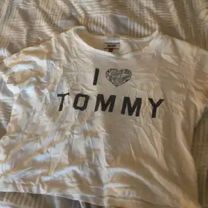 T-shirt från Tommy Hilfiger! Köparen står för frakten💙