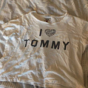 Tommy Hilfiger t-shirt - T-shirt från Tommy Hilfiger! Köparen står för frakten💙