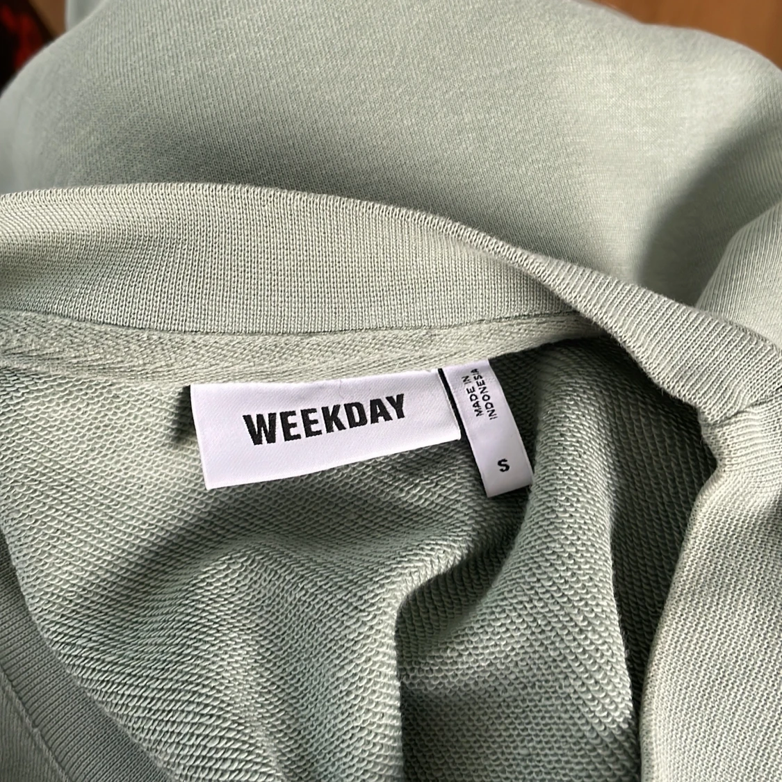 Weekday tröja strl s - 90