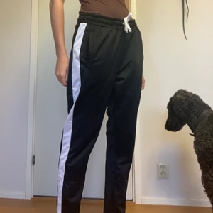 Mjuksbyxor - Sköna mjukisbyxor i bra skick.