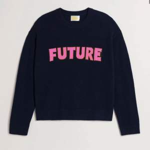Kollar intresset på denna supercoola tröja från From Future i 100% Cashmere💜 Köpt förra vintern men är fortfarande i bra skick! Skriv privat för fler bilder. Skicka gärna bud!💜Köpt runt 1000!