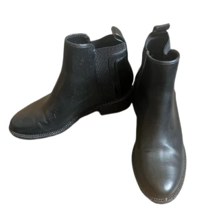 Zara black boots - Excellent condition