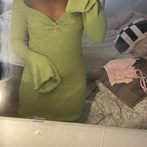 Klänning  - Så fin klänning från shein, aldrig använt endast testat