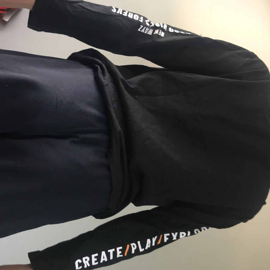 Jag säljer detta två pack med huvtröjor! - 90