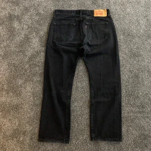Levis 501 straight fit - Levis 501 w34 l30, säljer billigt pga skapmärke (bild 3) köpare står för frakt (66kr)