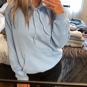 Blå hoddie  - 🦋
