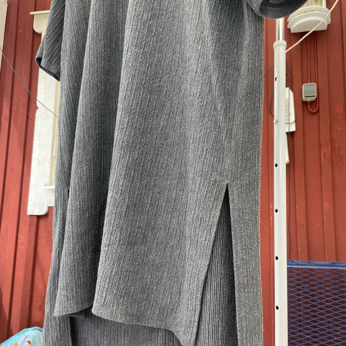 Grå klänning stl M - 91