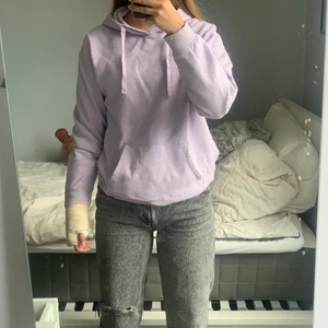 Lila hoodie, från Cubus, strl - Lila hoodie från Cubus, den är ganska använd men ff i bra skick, strl S 