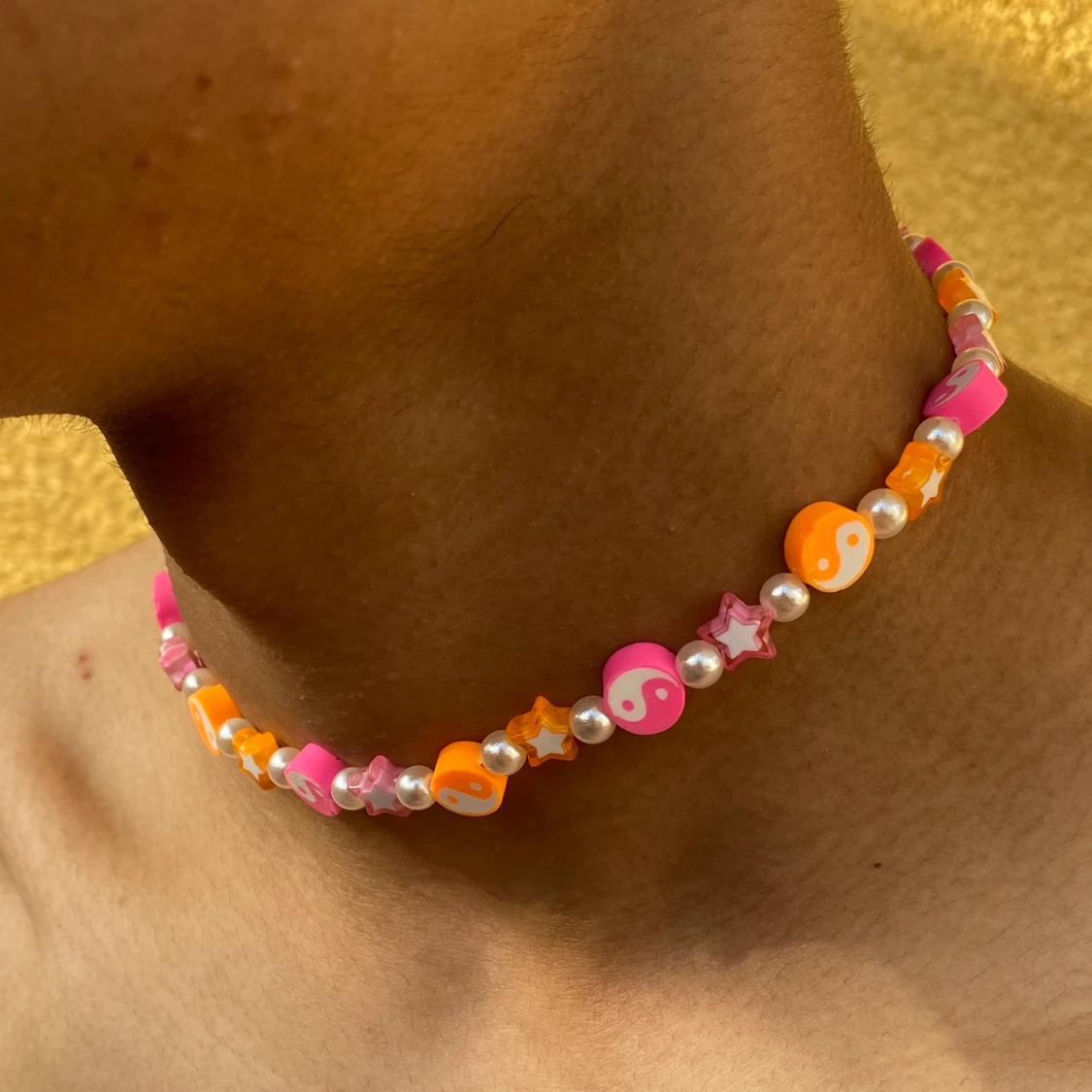 Rosa och orange yin yang pärlhalsband 💗🥕 - 90