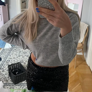 Stickad grå tröja  - Jättefin grå stickad tröja från hm. Storlek S! 