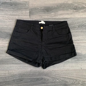 Svarta shorts - Svarta shorts i storlek 38🥰