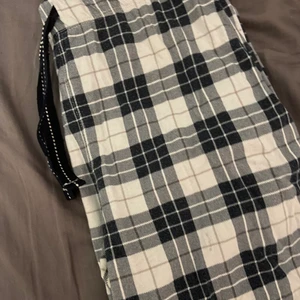 Pyjamasbyxor  - Säljer mina älskade pyjamasbyxor från Kappahl nu då jag vuxit ur de. 😕 Kom privat för fler bilder, köpta för 300kr