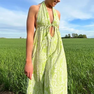 Långklänning - Egensydd långklänning!!! Midsommardröm? Mer Egensytt finns på omgwowcoolt på Instagram 🕺🏼 frakt tillkommer