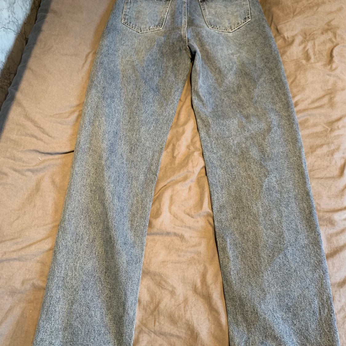 Högmidjade jeans i storlek S - 90