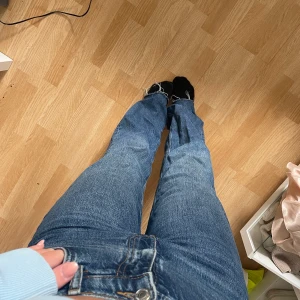 Jeans - Jeans från zara highwaist storlek 38! Är 172cm!