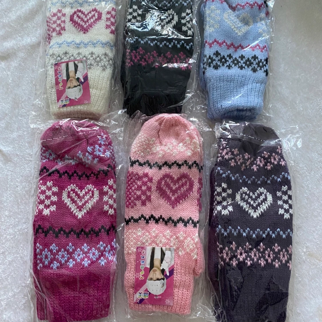 Stickade Vantar med fleece 